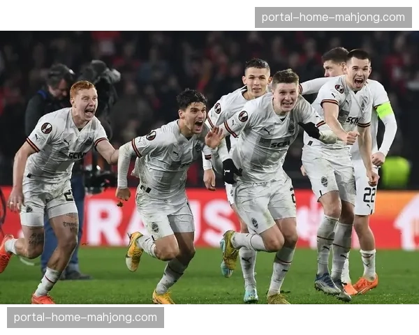 战术演变：三中卫体系在法甲的复兴与适应性挑战